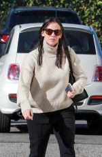 JENNIFER GARNER Arrives at a Church in Los Angeles 12/04/2016