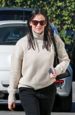JENNIFER GARNER Arrives at a Church in Los Angeles 12/04/2016