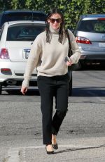 JENNIFER GARNER Arrives at a Church in Los Angeles 12/04/2016