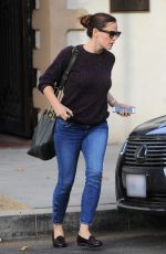 JENNIFER GARNER Out and About in Los Angeles 12/06/2016