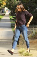 JENNIFER GARNER Out and About in Los Angeles 12/06/2016