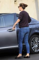 JENNIFER GARNER Out and About in Los Angeles 12/06/2016
