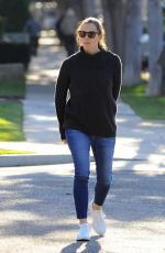 JENNIFER GARNER Out and About in Pacific Palisades 12/01/2016