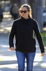 JENNIFER GARNER Out and About in Pacific Palisades 12/01/2016