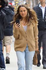 JENNIFER MEYERS Out Shopping in Beverly Hills 12/15/2016