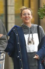 KALEY CUOCO Shopping Grocery in Los Angeles 12/10/2016