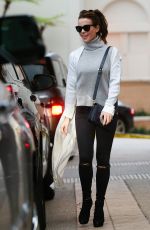 KATE BECKINSALE Shopping at Barney