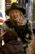 KATE HUDSON Shopping at a Store in Aspen 12/27/2016