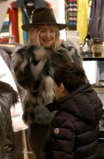 KATE HUDSON Shopping at a Store in Aspen 12/27/2016