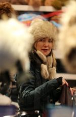 KATE HUDSON Shopping at Boogies in Aspen 12/22/2016