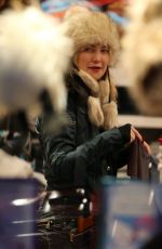 KATE HUDSON Shopping at Boogies in Aspen 12/22/2016