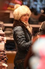KATE HUDSON Shopping at Boogies in Aspen 12/22/2016