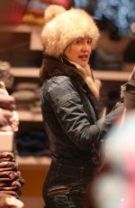 KATE HUDSON Shopping at Boogies in Aspen 12/22/2016