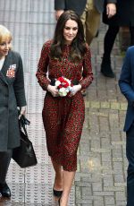 KATE MIDDLETON Out and About in West London 12/19/2016