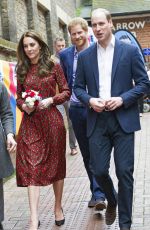 KATE MIDDLETON Out and About in West London 12/19/2016