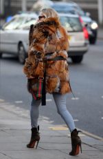 KATE MOSS Out and About in London 11/30/2016
