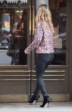 KATE MOSS Out for Lunch at Fischer