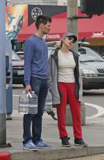 KATHERYN WINNICK Leaves Mercedes Restaurant in Venice Beach 12/11/2016