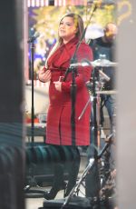 KELLY CLARKSON on the Set of Good Morning America in New York 12/05/2016
