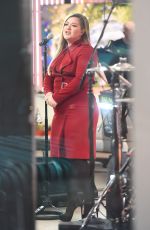 KELLY CLARKSON on the Set of Good Morning America in New York 12/05/2016