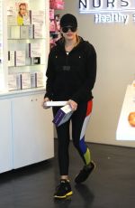 KHLOE KARDASHIAN Leaves a Gym in Los Angeles 12/04/2016