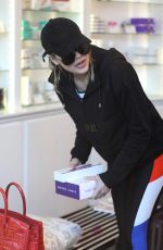 KHLOE KARDASHIAN Leaves a Gym in Los Angeles 12/04/2016