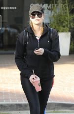 KHLOE KARDASHIAN Leaves a Gym in Los Angeles 12/04/2016