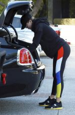 KHLOE KARDASHIAN Leaves a Gym in Los Angeles 12/04/2016
