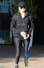 KHLOE KARDASHIAN Leaves a Gym in Los Angeles 12/04/2016