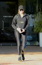KHLOE KARDASHIAN Leaves a Gym in Los Angeles 12/04/2016