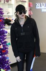 KHLOE KARDASHIAN Leaves a Gym in Los Angeles 12/04/2016