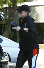 KHLOE KARDASHIAN Leaves a Gym in Los Angeles 12/04/2016