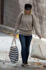 KRISTEN BELL Out Shopping in Los Feliz 12/12/2016