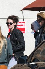 KRISTEN STEWART Out Shopping at Gelsons in Los Feliz 12/27/2016