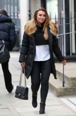 LAUREN GOODGER on the Set of 