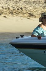 LAUREN SILVEMRAN Spending the Christmas Day at a Beach in Bridgetown 12/25/2016