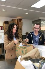 LISA VANDERPUMP Doing Charity Work at Christmas Time in New York 12/22/2016