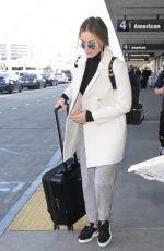 MARGOT ROBBIE at LAX Airport in Los Angeles 11/29/2016