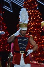 MARIAH CAREY Performs at VH1