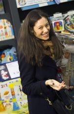 MARICA PELLEGRINELLI Out for Shopping in Milan 12/19/2016