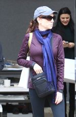 MARILU HENNER Shopping in Los Angeles 12/23/2016