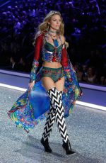 MARTHA HUNT at Victoria