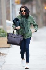 MEGHAN MARKLE Heading to Yoga Class in tToronto 12/10/2016