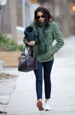 MEGHAN MARKLE Heading to Yoga Class in tToronto 12/10/2016