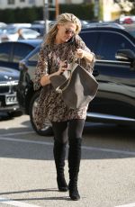 MOLLY SIMS Shopping at Saks Fifth Avenue in Beverly Hills 12/08/2016
