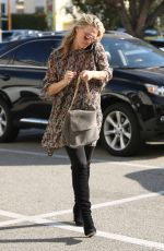 MOLLY SIMS Shopping at Saks Fifth Avenue in Beverly Hills 12/08/2016