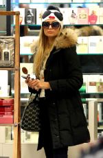 PARIS HILTON Shopping at Gorsurch Ltd. in Aspen 12/26/2016