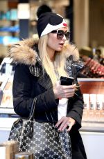 PARIS HILTON Shopping at Gorsurch Ltd. in Aspen 12/26/2016