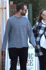 Pregnant NATALIE PORTMAN Out and About in Los Angeles 12/08/2016
