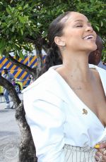 RIHANNA and Prince Harry Take HIV Tests Together to Mark World Aids Day in Barbados 12/01/2016